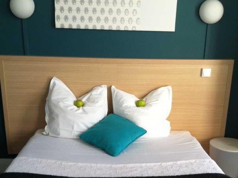 Hotel Saint Louis Брест Екстериор снимка